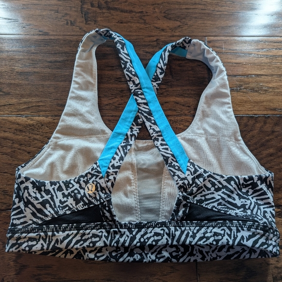 Lululemon Run Stuff Your Bra II Sports Bra Size 6 - Picture 5 of 8
